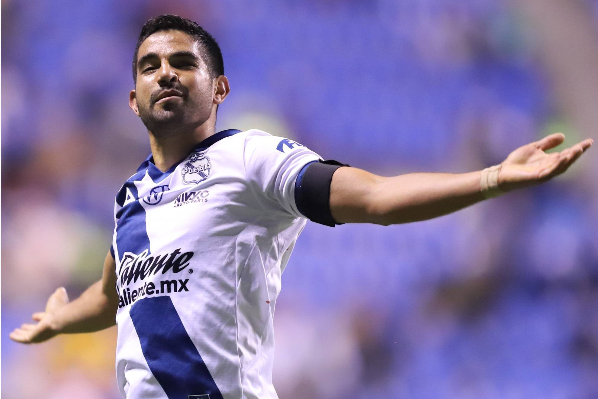 PUEBLA FESTEJA SU PASE AL PLAY IN