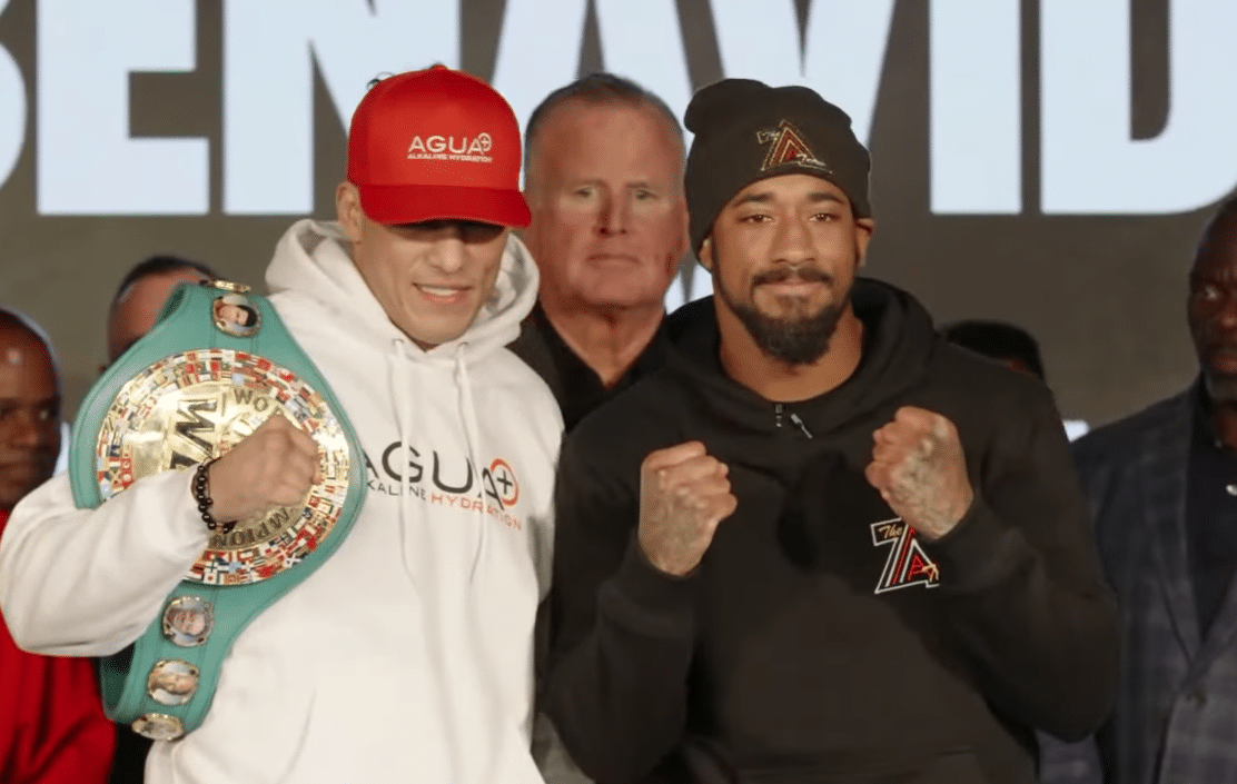 DAVID BENAVÍDEZ A LA IZQUIERDA Y DEMETRIUS ANDRADE A LA DERECHA, LUEGO DE LA CONFERENCIA DE PRENSA