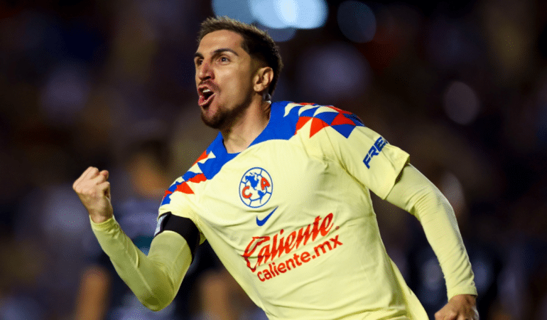 DIEGO VALDEZ FESTAJA UN GOL