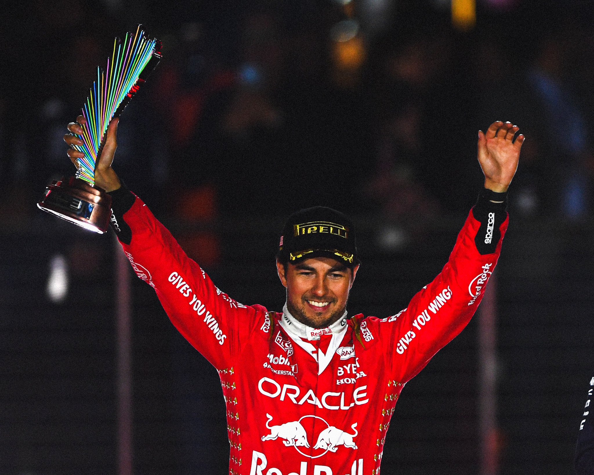 CHECO RECIBE SU PREMIO DE TERCER LUGAR
