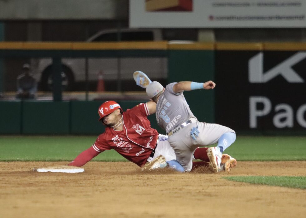 RAMIRO PEÑA LLEGA SAFE A LA BASE
