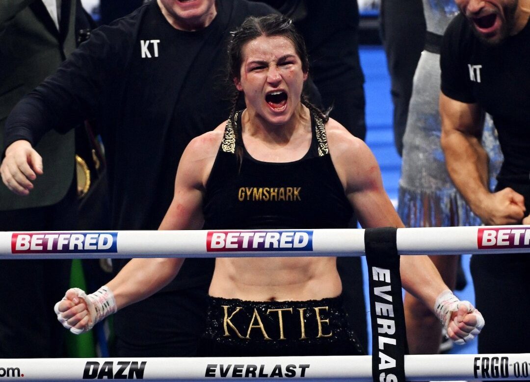 KATIE TAYLOR CELEBRA SU TRIUNFO ANTE CHANTELLE CAMERON