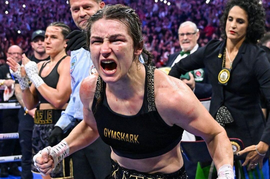 KATIE TAYLOR FESTEJA EL TRIUNFO ANTE CHANTELLE CAMERON