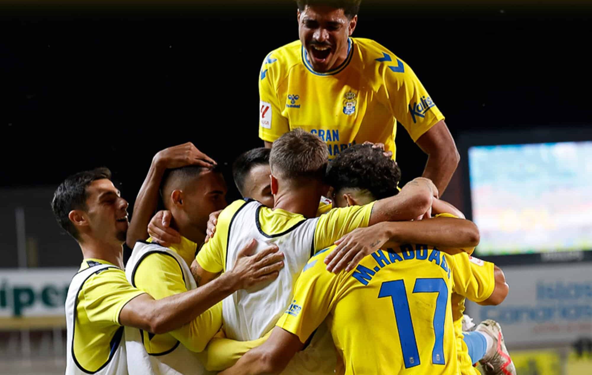 Las Palmas festejando una anotación