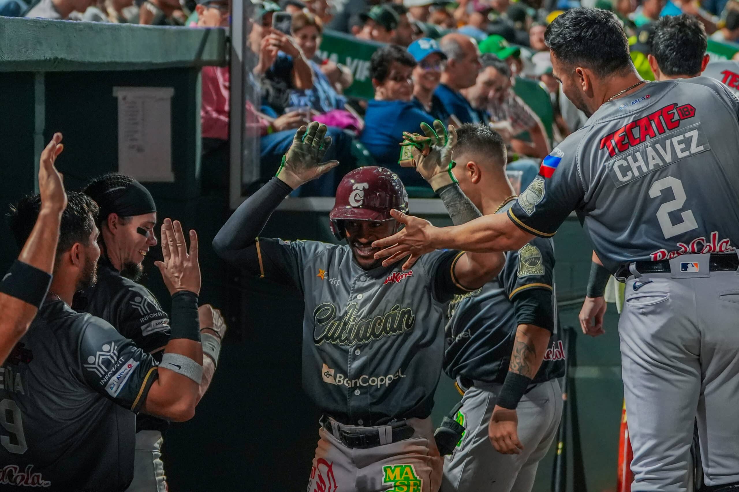 SMITH ES FELICITADO POR ANOTAR CARRERA