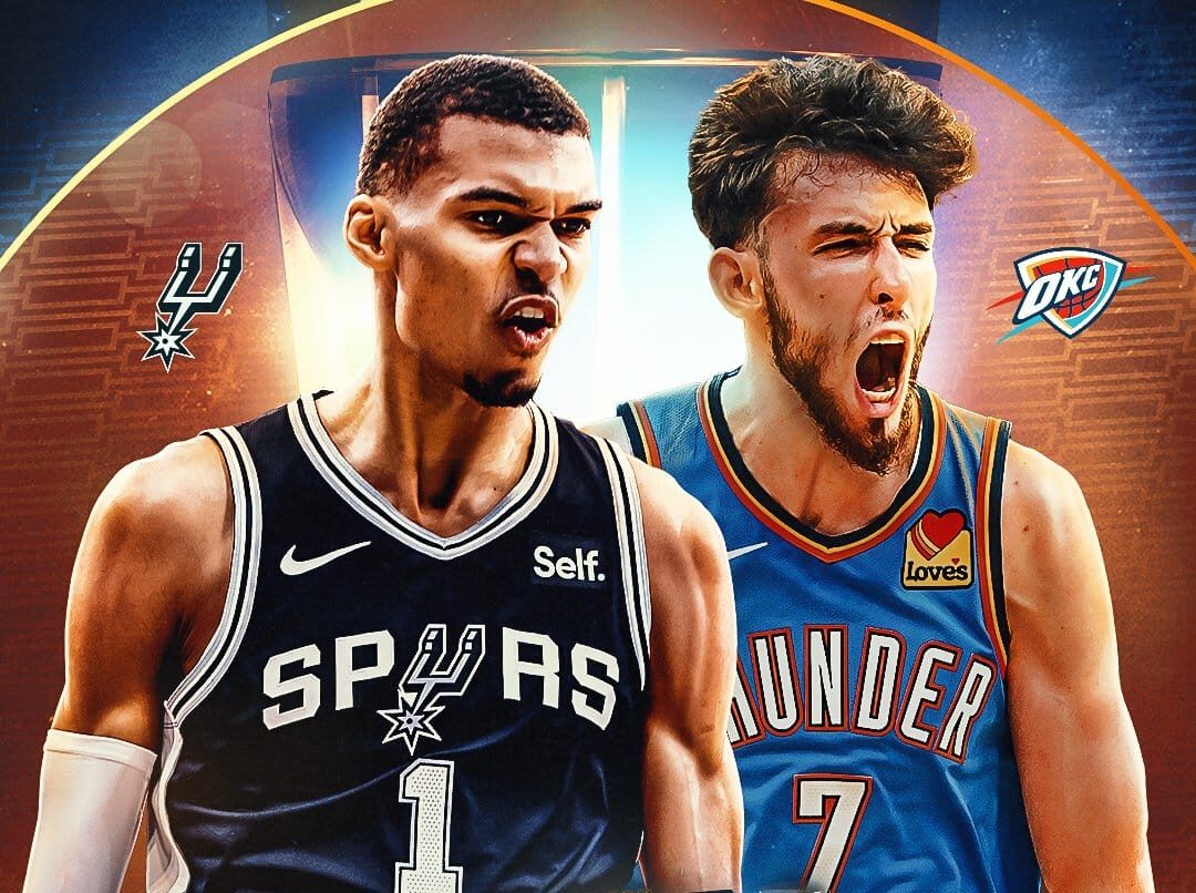 FLYER DEL PARTIDO DE LA NBA ENTRE EL THUNDER Y LOS SPURS, CON VÍCTOR WEMBANYAMA DE SAN ANTONIO A LA IZQUIERDA, Y CHET HOLMGREN DE OKLAHOMA A LA IZQUIERDA