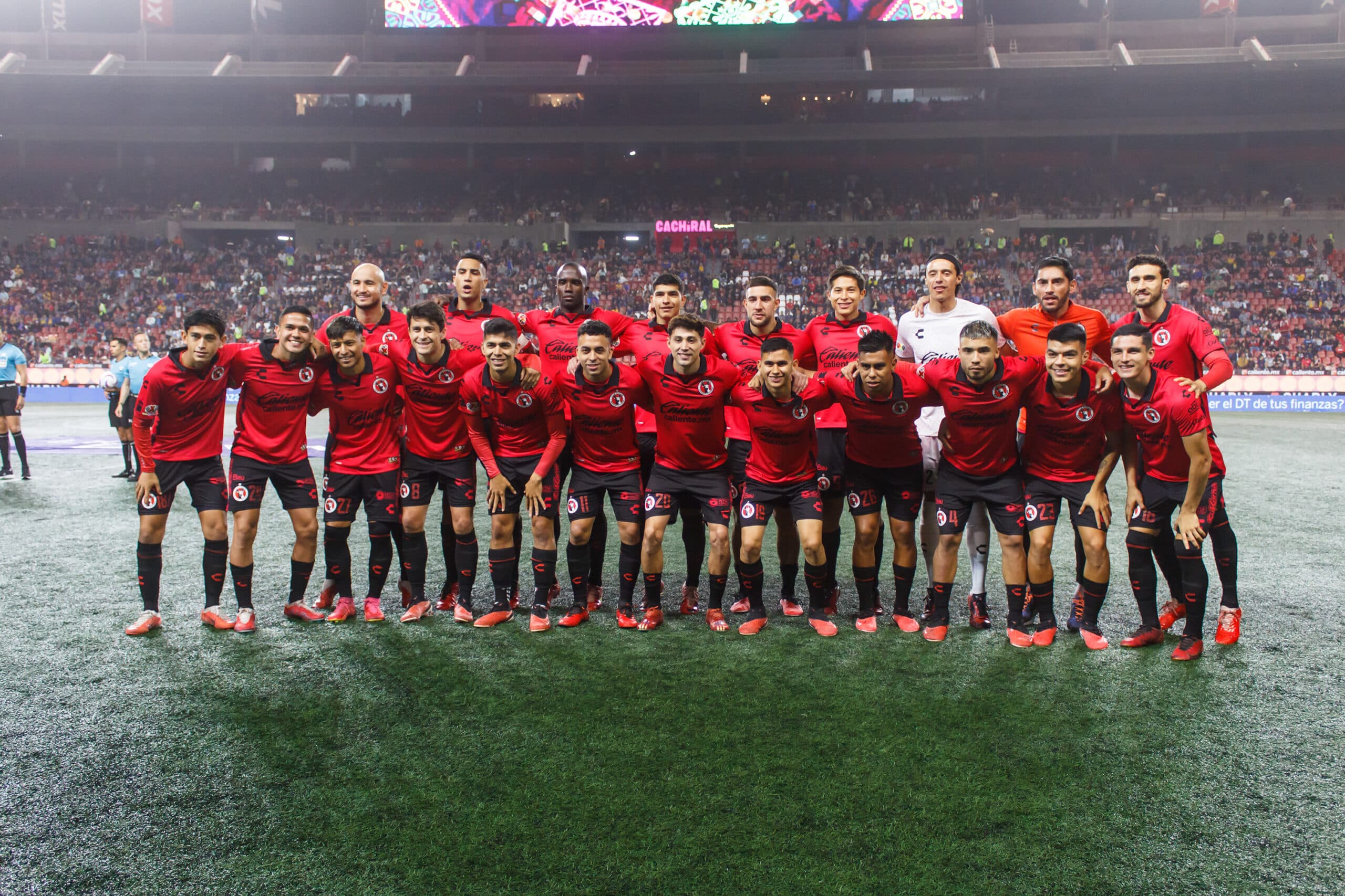 LOS XOLOS FESTEJAN LA VICTORIA ANTE LOS TIGRES