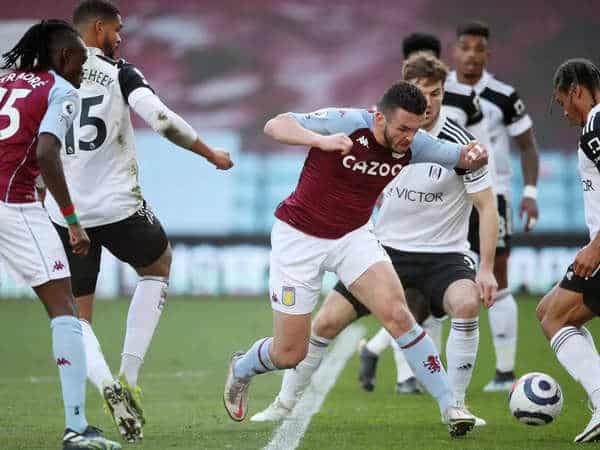 El mexicano Raúl Jiménez anota el único gol por los Blancos del Fulham.
