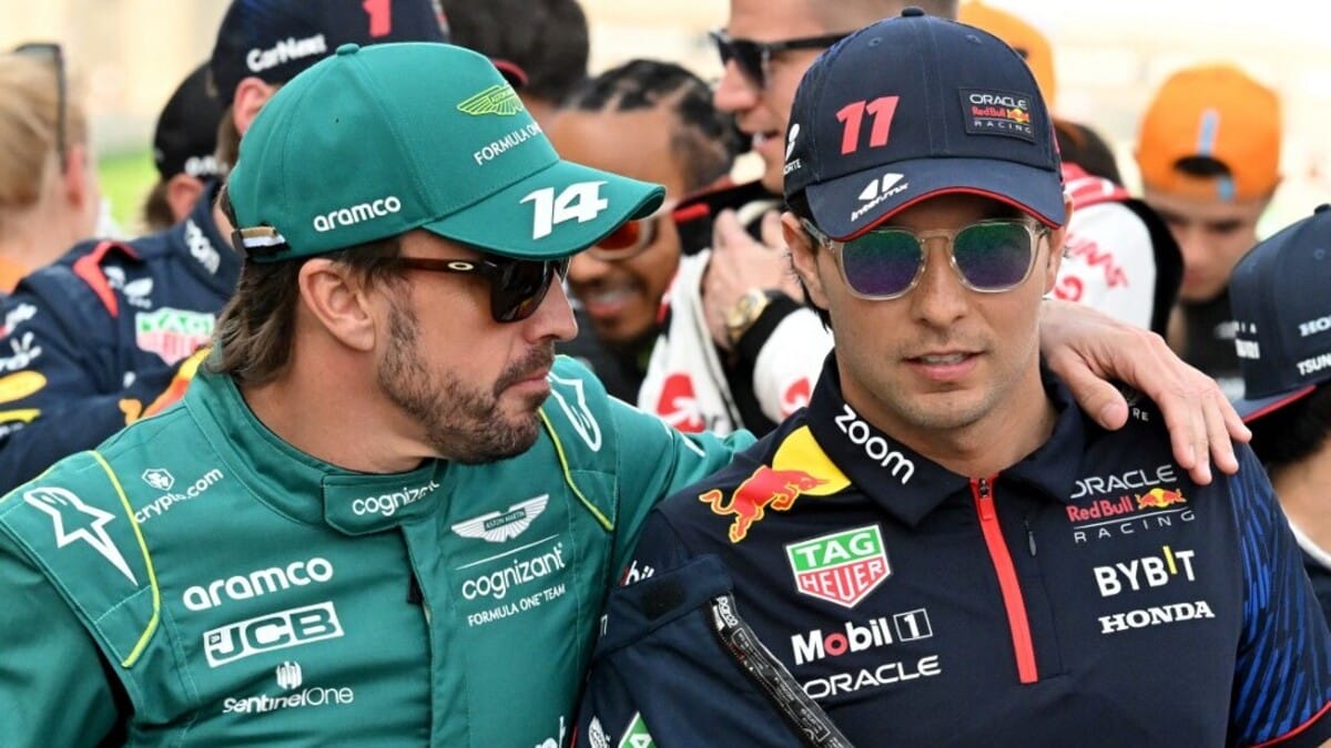 La prensa internacional critica la derrota del piloto mexicano ante Fernando Alonso de Aston Martin.