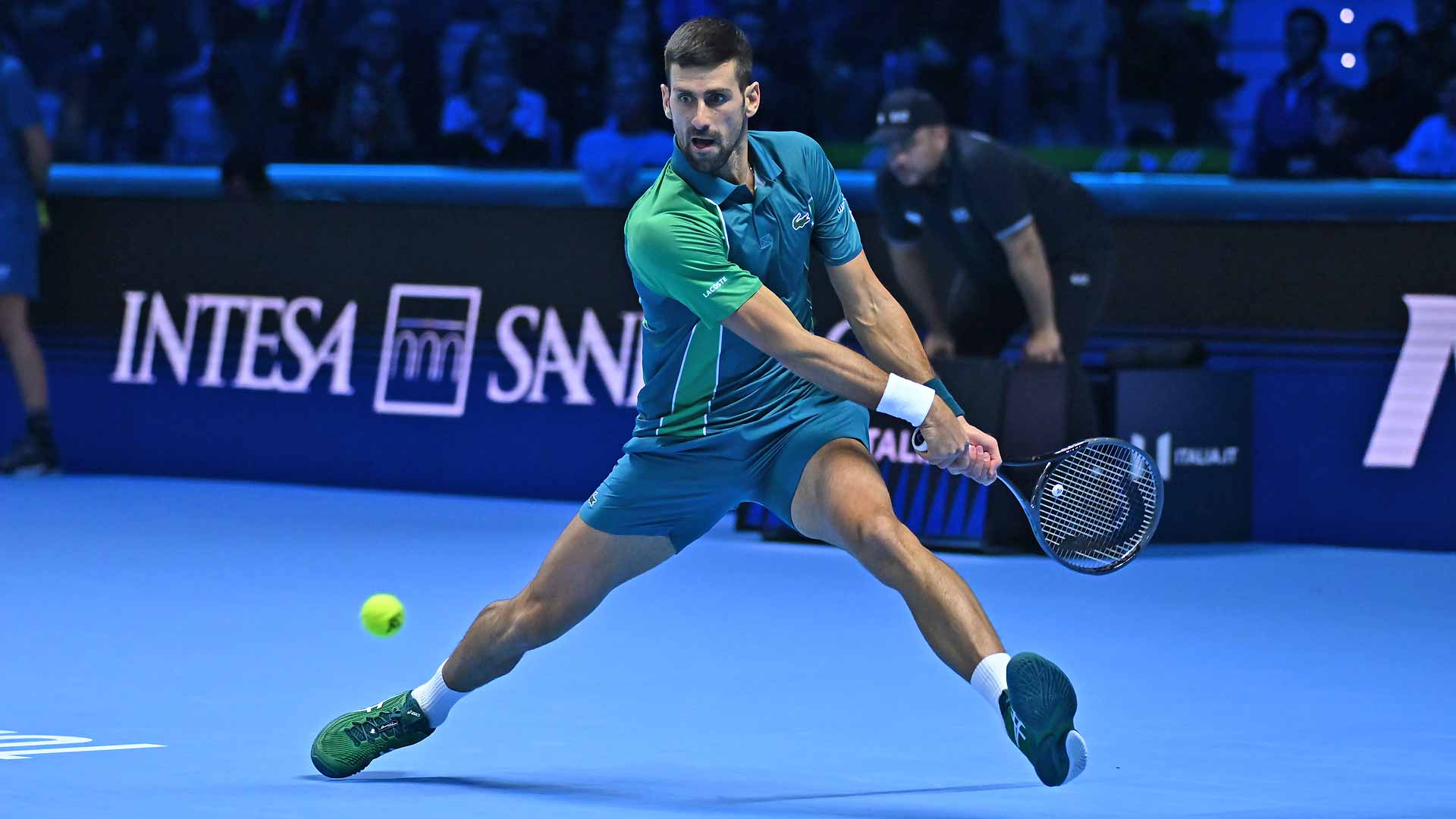 El tenista de origen serbio se lleva la vitoria en Turín tras derrotar al italiano Jannik Sinner