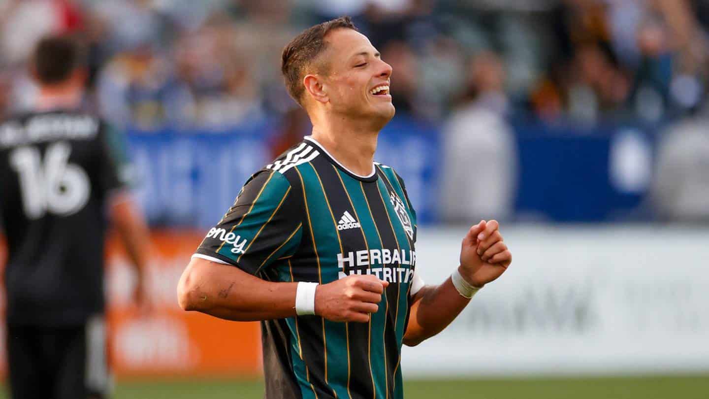 'Chicharito' Hernández en partido de la MLS con el LA Galaxy.