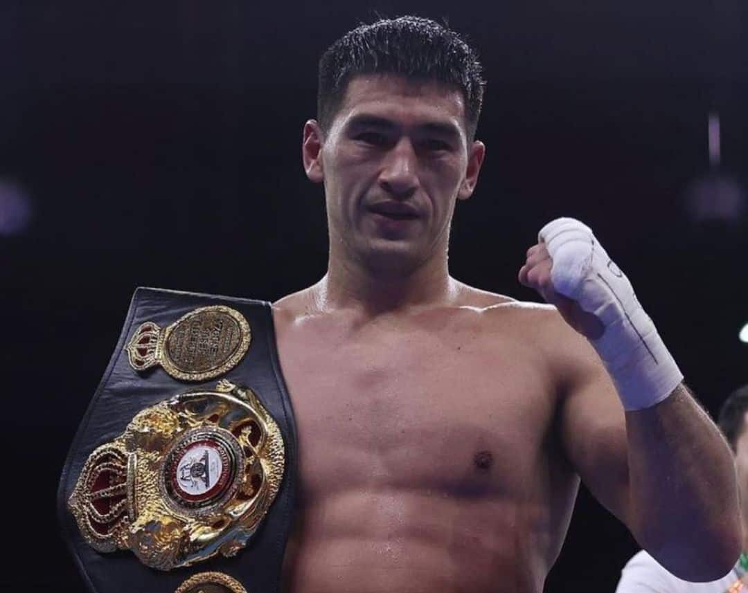 DMITRY BIVOL CELEBRA LA VICTORIA ANTE LYNDON ARTHUR