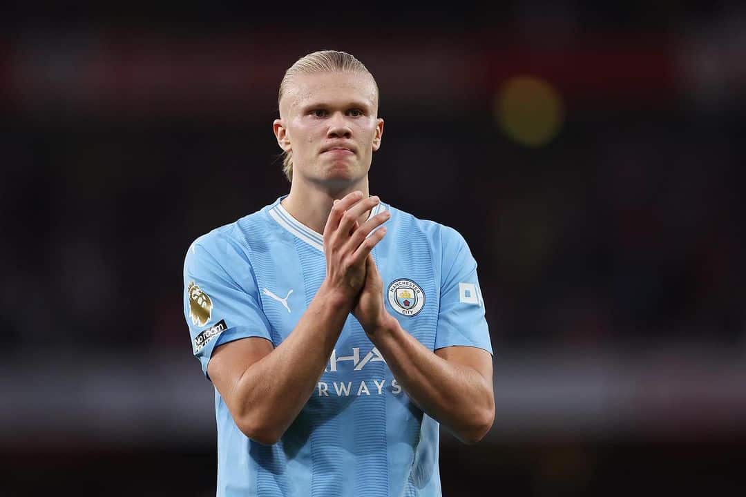 ERLINGA HAALAND DEL MANCHESTER CITY DE LA PREMIER LEAGUE FESTEJA UN TRIUNFO