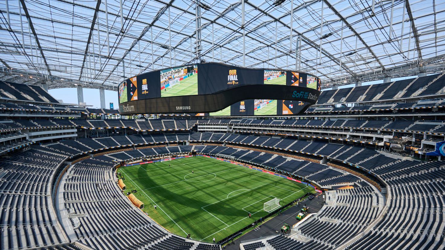 ESPECTACULAR LUCE EL ESTADIO
