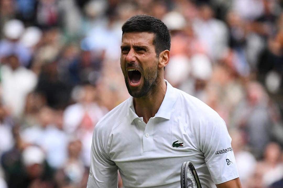 NOVAK DJOKOVIC CELEBRA UN TRIUNFO DE TENIS