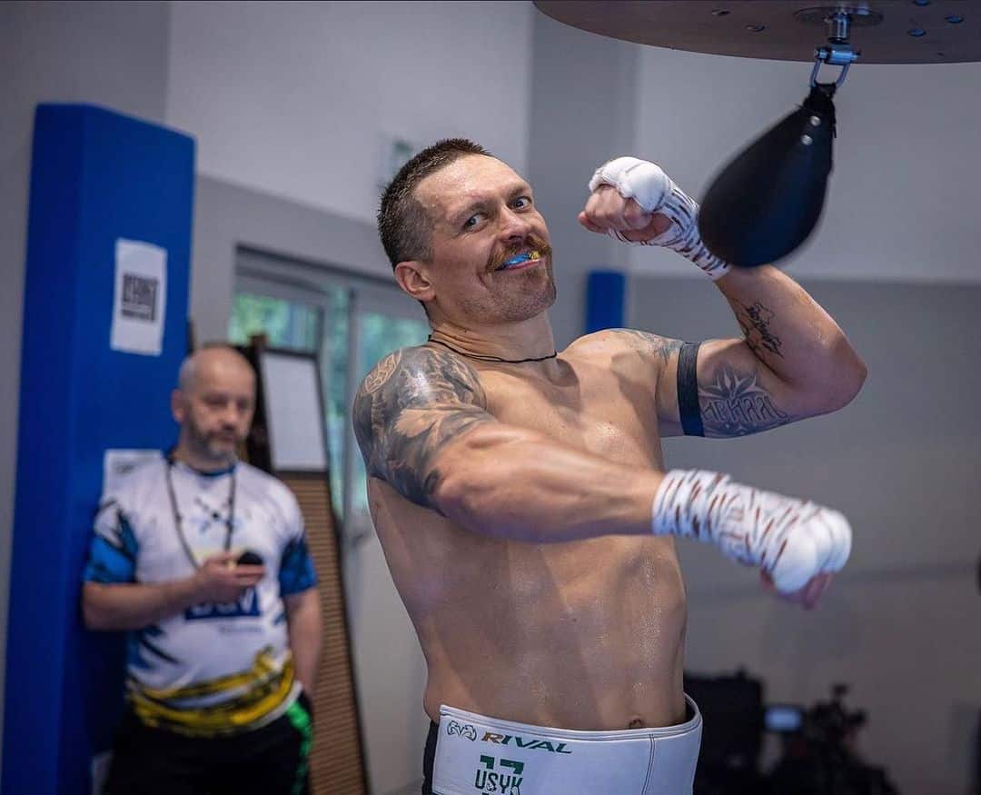 OLEKSANDR USYK, BOXEADOR UCRANIANO DURANTE UN ENTRENAMIENTO