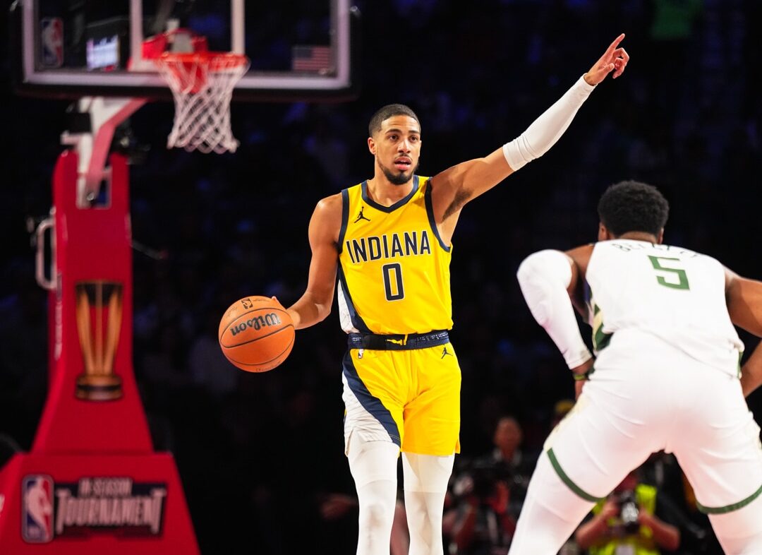 TYRESE HALIBURTON MANDA UNA JUGADA PARA LOS PACERS ANTE LOS BUCKS