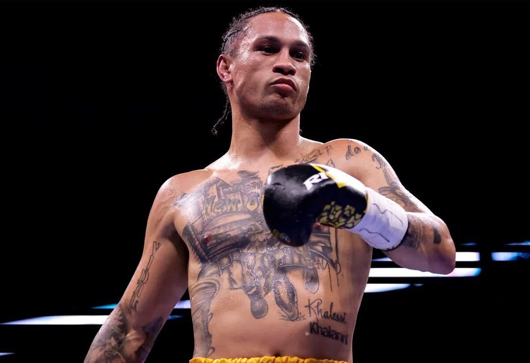 REGIS PROGRAIS DURANTE UNA PELEA DE BOXEO