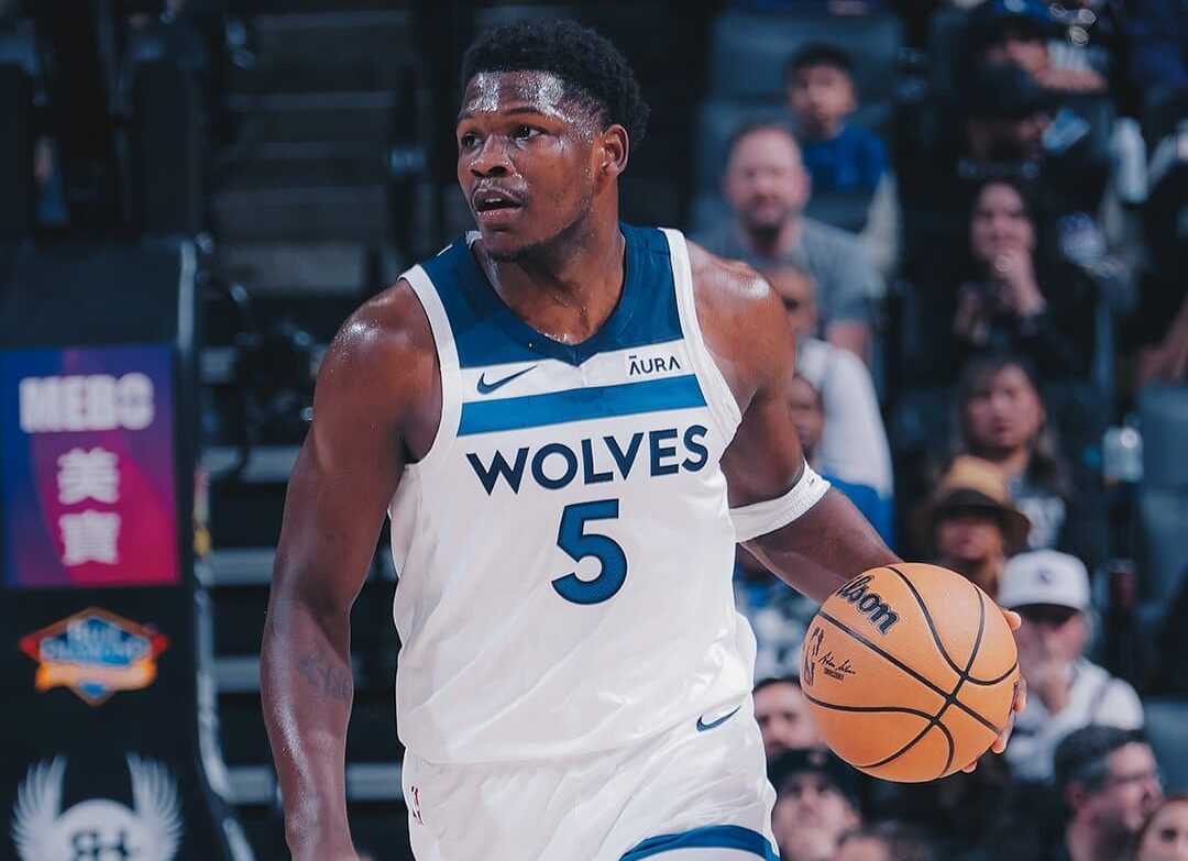 ANTHONY EDWARDS ATACA LA CANASTA PARA LOS TIMBERWOLVES