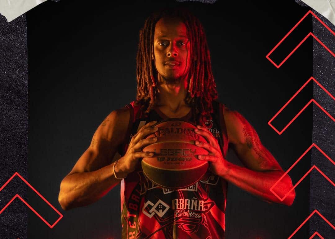 XAVIER ARMSTEAD EN EL FLYER DE MINEROS DE COSALÁ