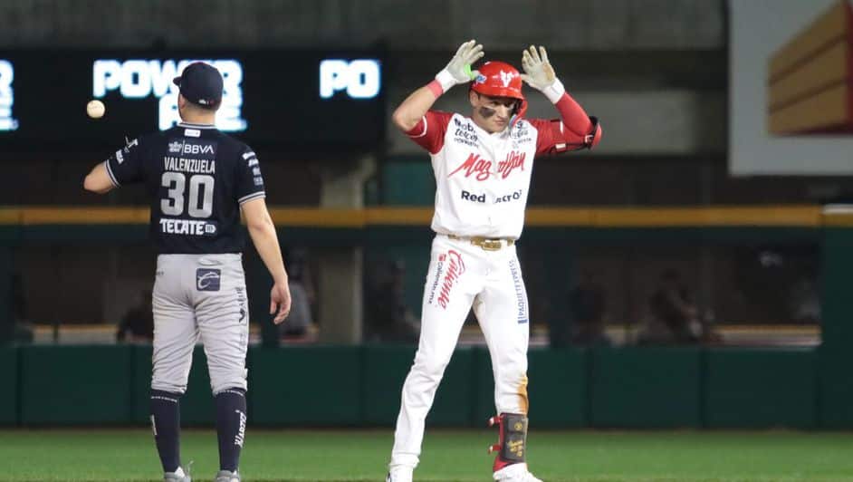 ALEX LIDDU FESTEJA SU DOBLETE