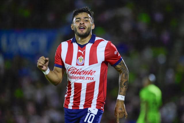 ALEXIS VEGA CON LAS CHIVAS