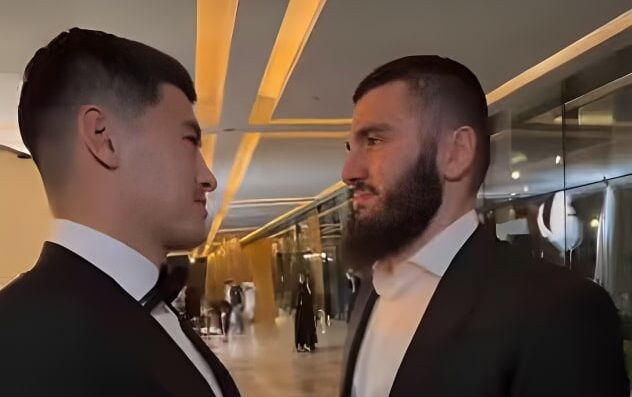 BIVOL A LA IZQUIERDA Y BETERBIEV A LA DERECHA