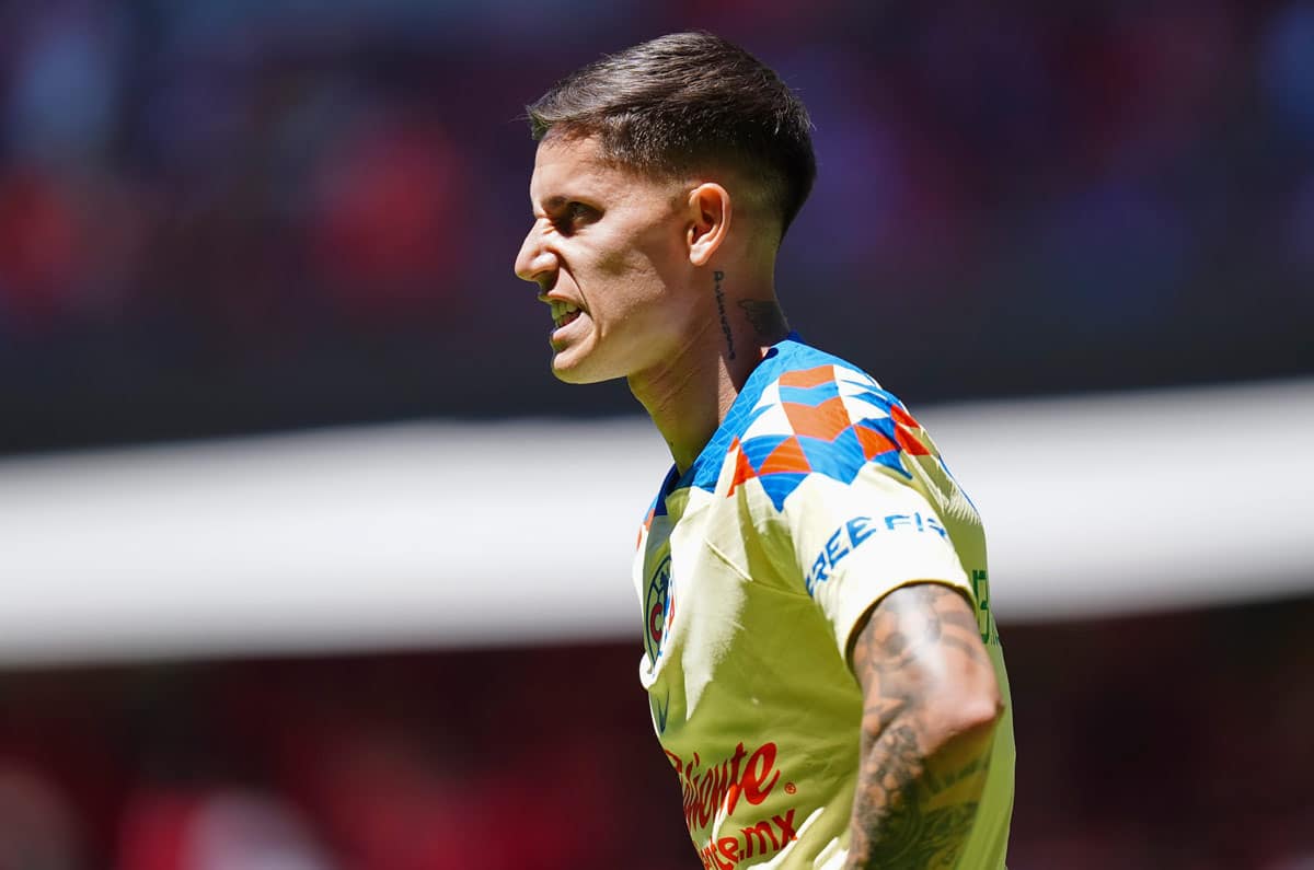 Brian Rodríguez en partido del América en el AP