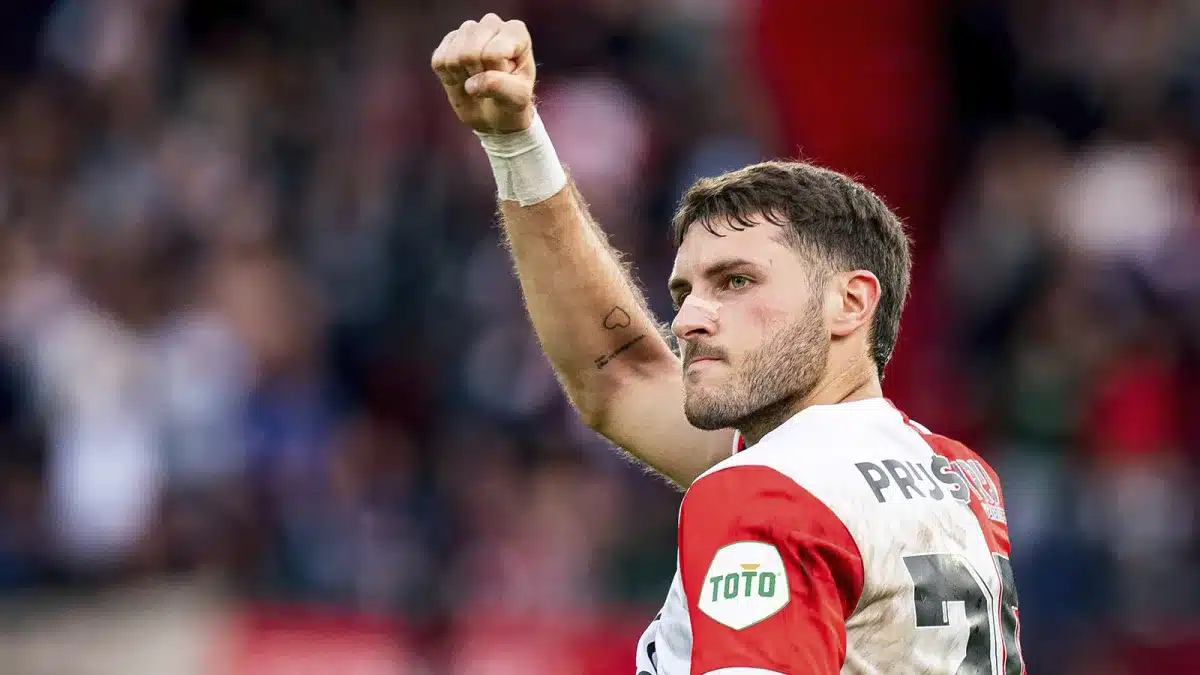 El delantero nacido en Argentina, pero naturalizado mexicano milita con Feyenoord Rotterdam