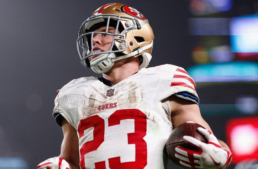 CHRISTIAN MCCAFFREY HACE UNA ANOTACIÓN PARA LOS 49ERS