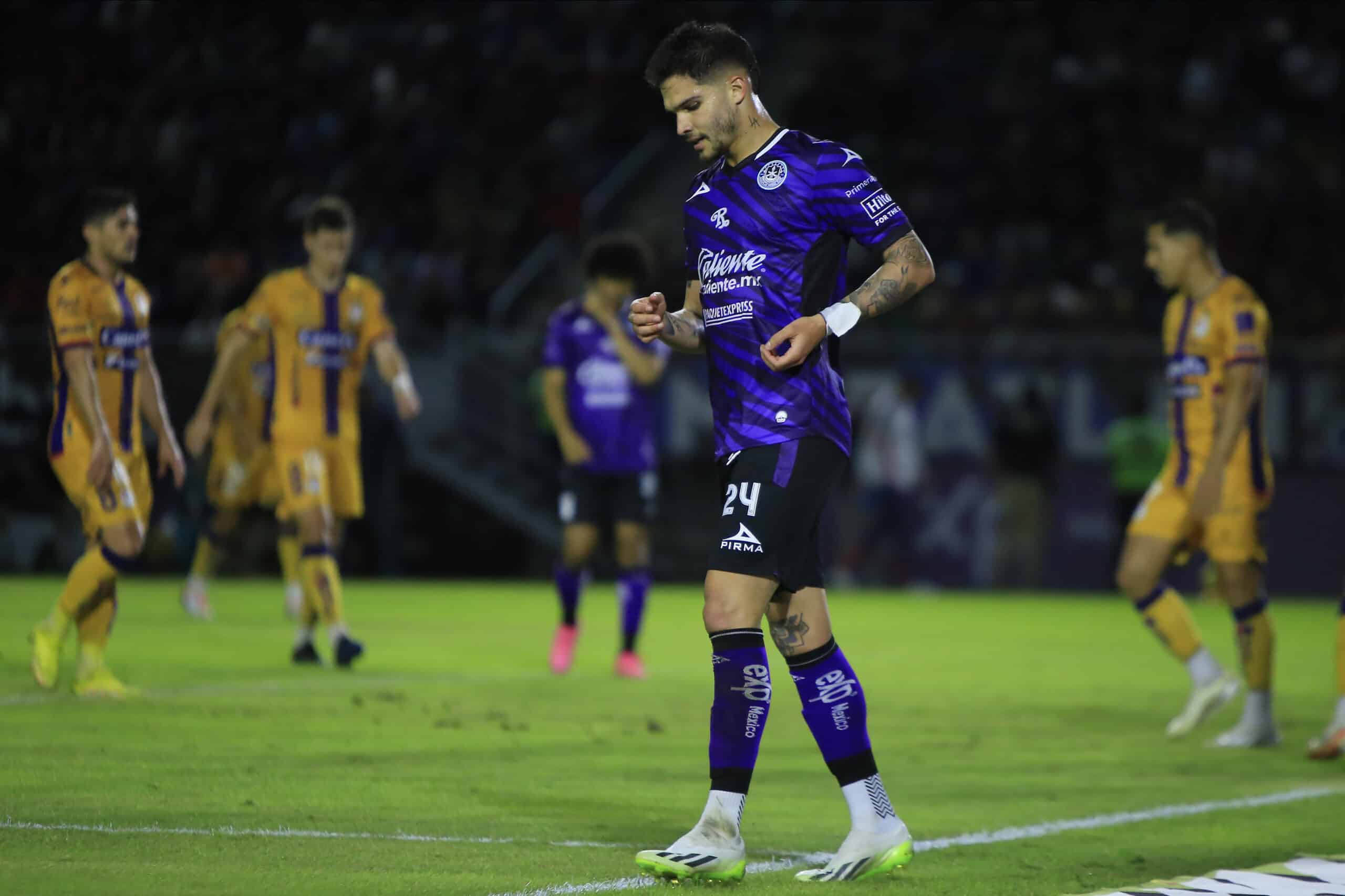 Luis Amarilla del Mazatlán durante el juego de la jornada 1 del Torneo Clausura 2024.