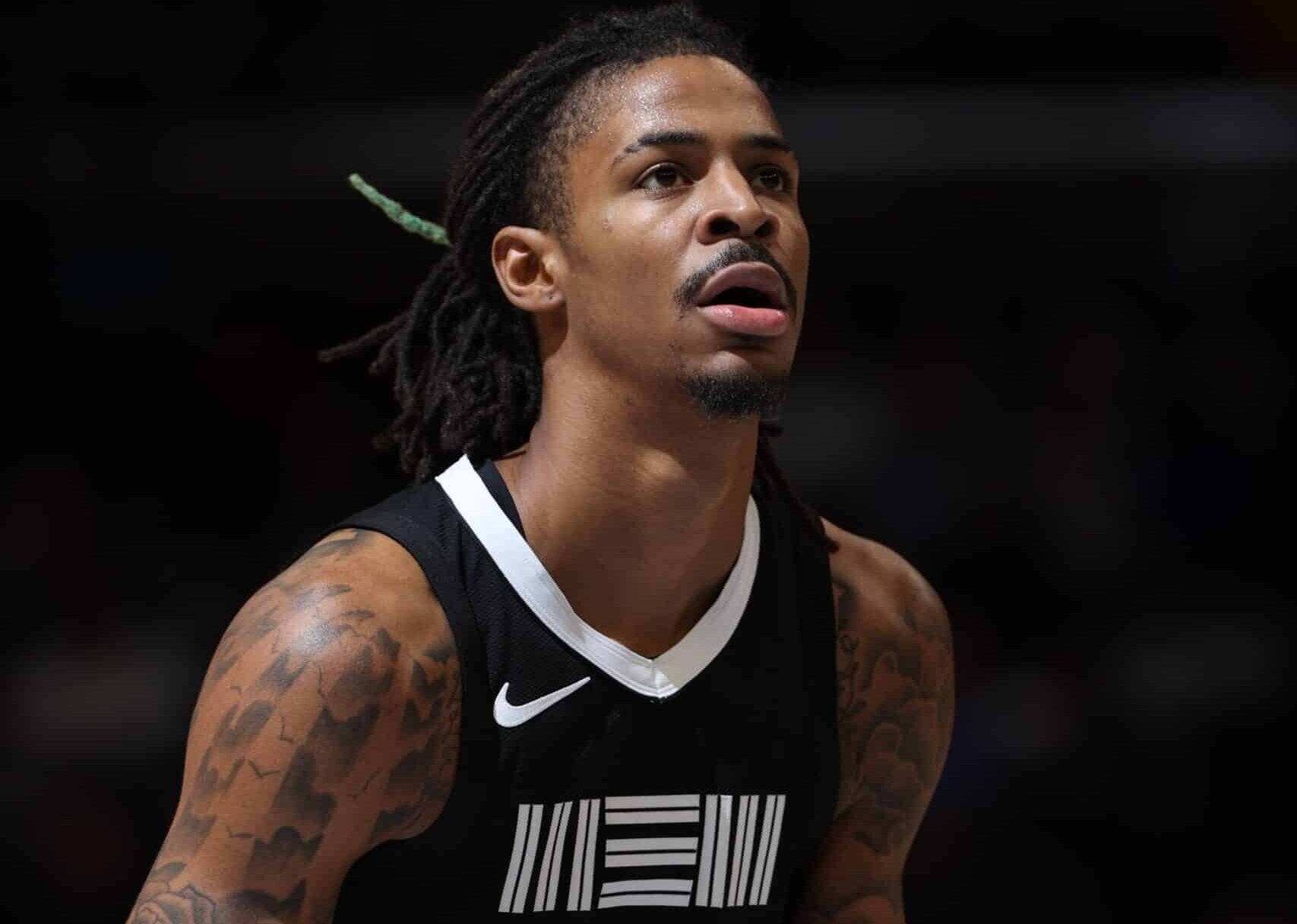 JA MORANT LANZA UN TIRO LIBRE DURANTE UN JUEGO DE LOS GRIZZLIES EN LA NBA