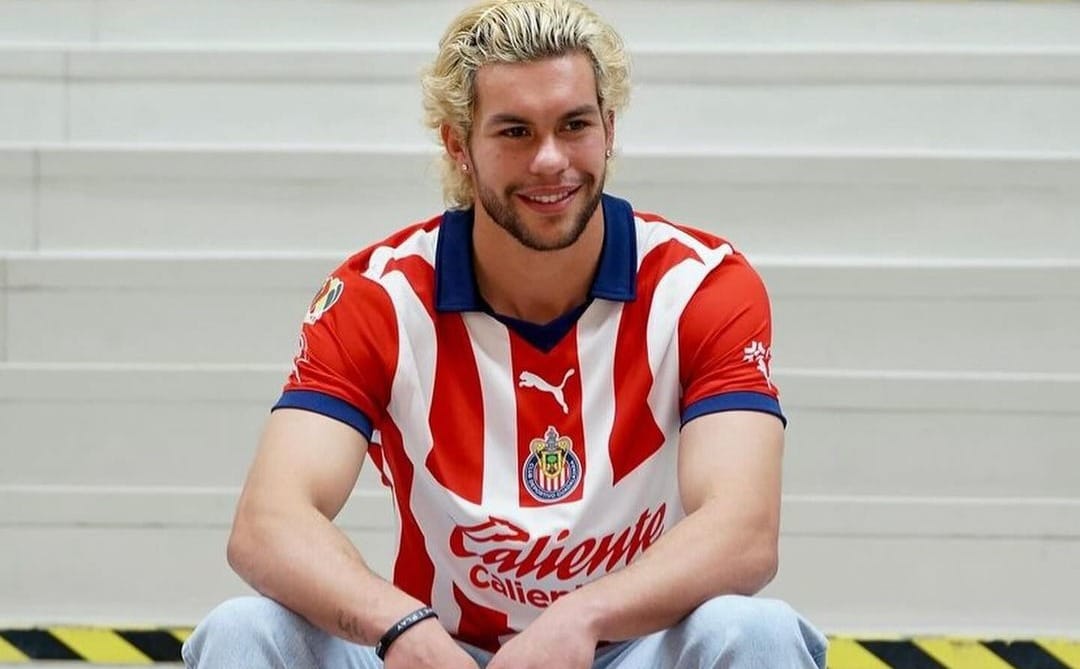 Cade Cowell en su presentación con Chivas.