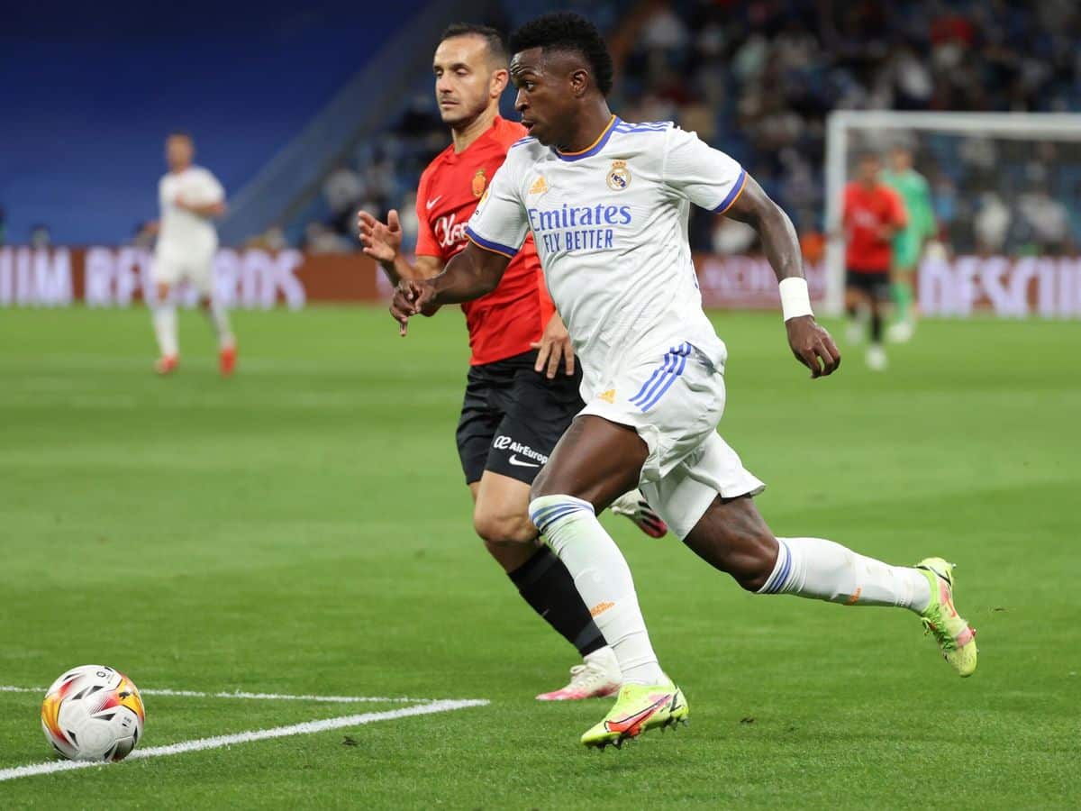 VINICIUS GANA POR VELOCIDAD