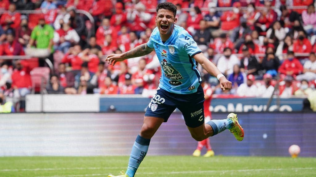 HERÁNDEZ FESTEJA SU GOL