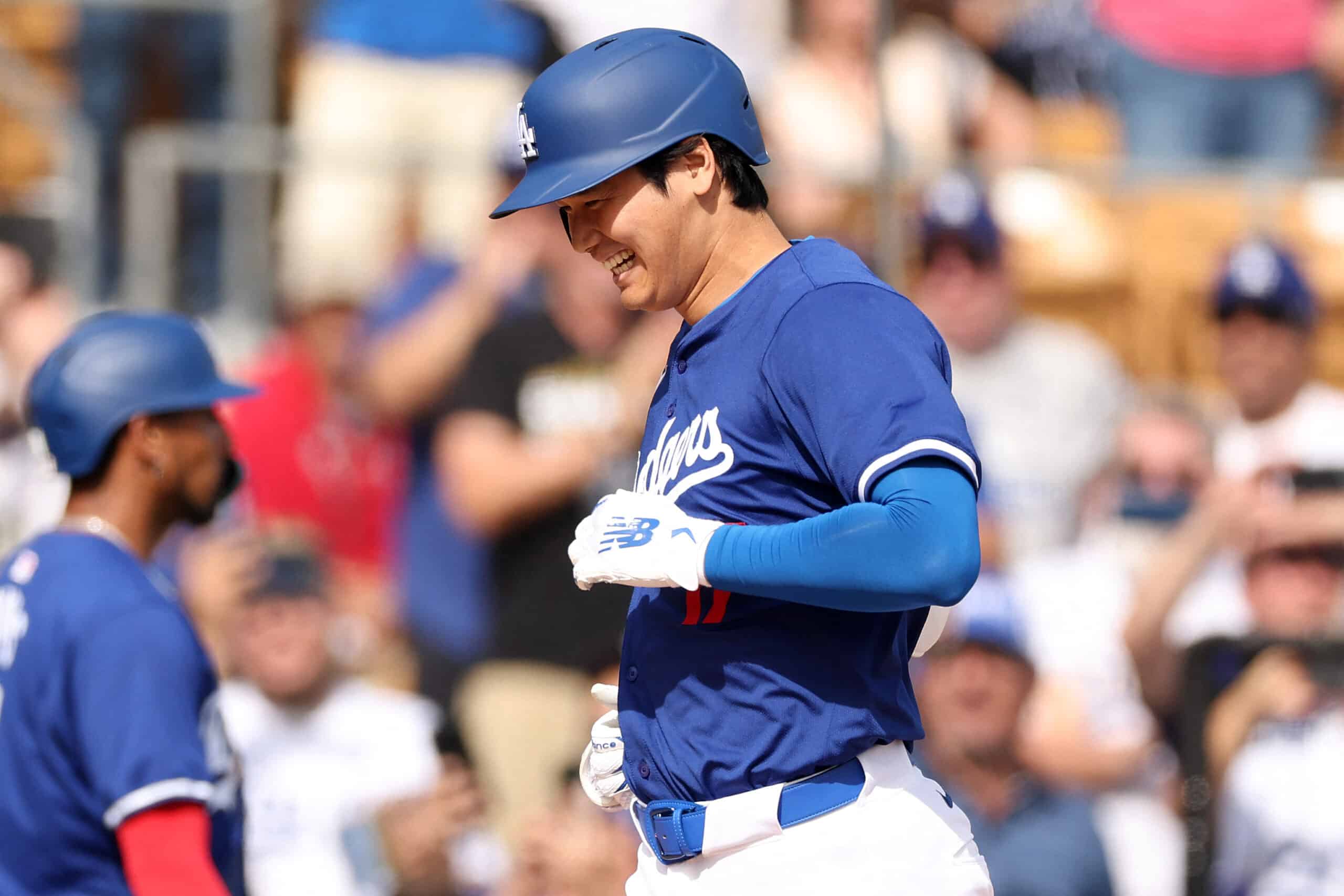 Ohtani da HR en su primer juego con los Dodgers.
