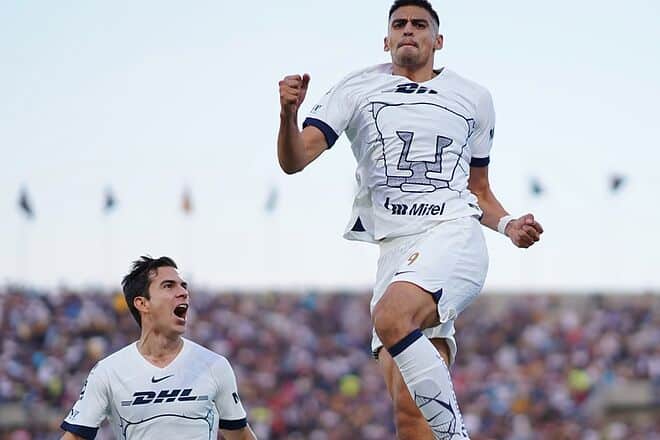 PUMAS GOLEA A SANTOS