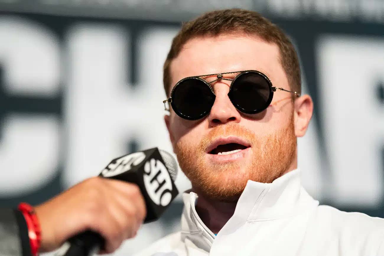 CANELO ÁLVAREZ RESPONDE UNA PREGUNTA EN CONFERENCIA DE PRENSA