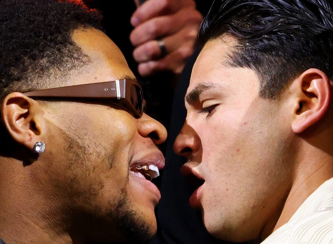 DEVIN HANEY A LA IZQUIERDA Y RYAN GARCÍA A LA DERECHA CARA A CARA