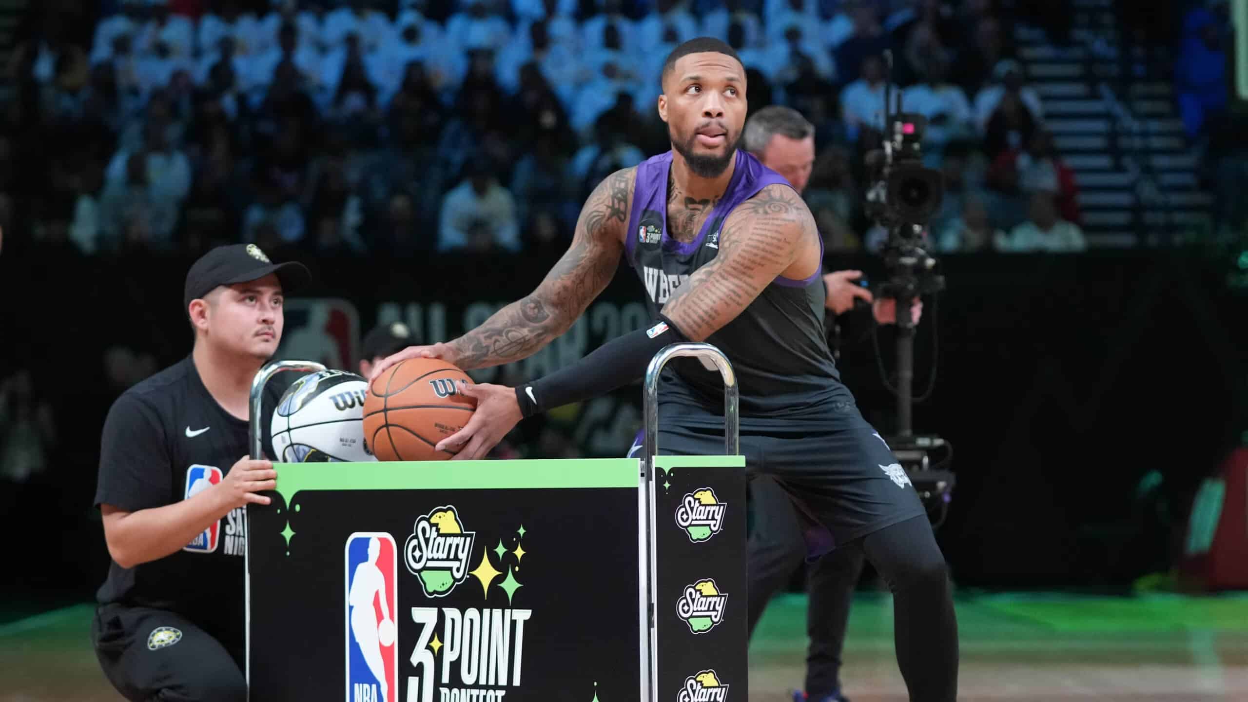 DAMIAN LILLARD DURANTE EL CONCURSO DE TRIPLES