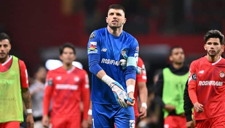 Tiago Volpi dejo que escapara una ventaja de tres goles