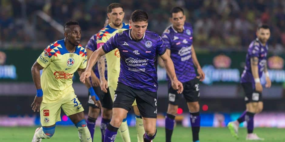AGUILAS Y CAÑONEROS PELEAN EL BALÓN