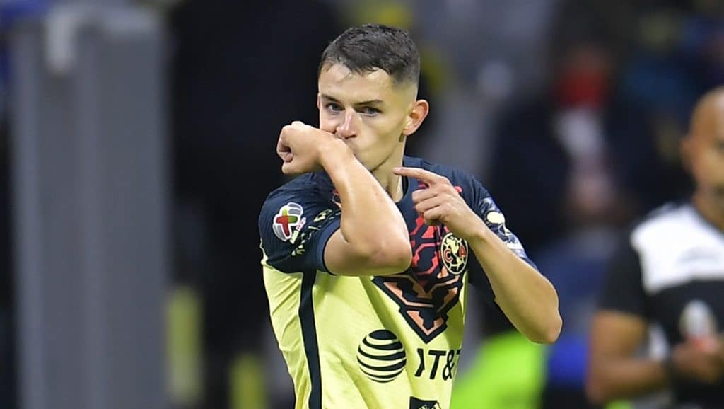 Álvaro Fidalgo festeja un triunfo de la fecha pasada con América.