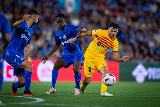 JUGADA ENTRE EL BARCELONA VS GETAFE EN UN PARTIDO DEL PASADO,