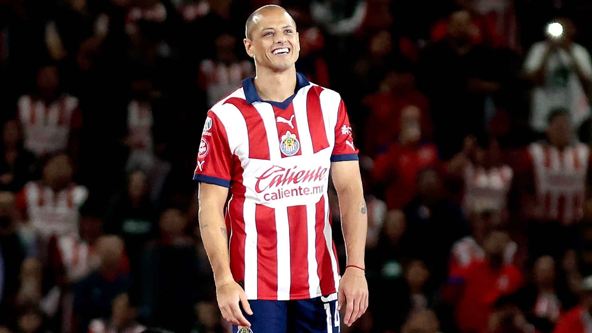 Chicharito Hernández en su presentación con Chivas.