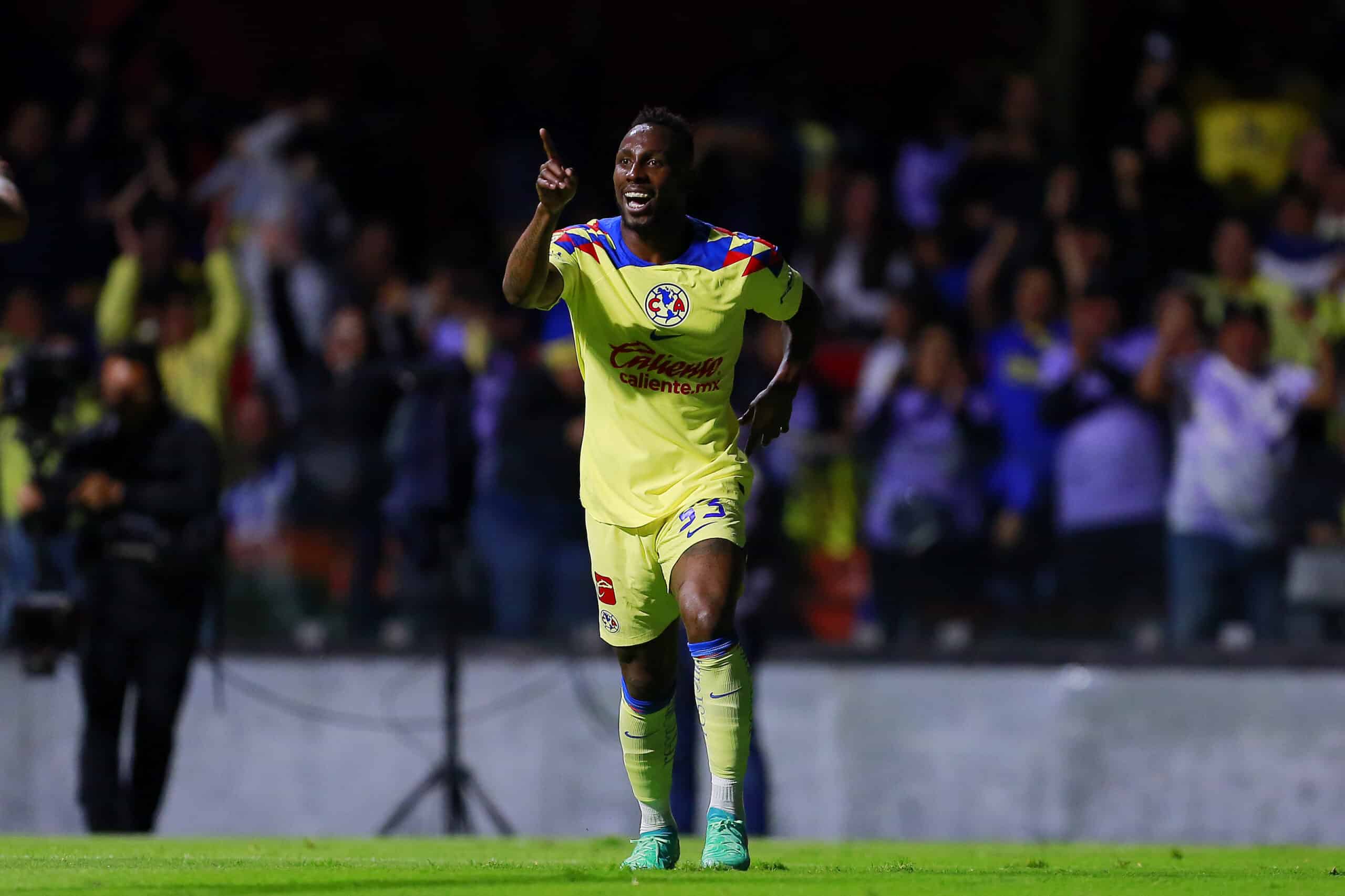 Julián Quiñones del América durante el juego de la jornada 5 del Torneo Clausura 2024 de la Liga BBVA MX.