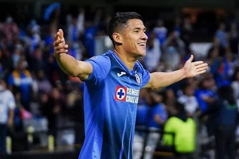 Uriel Antuna festeja su gol en la fecha 8.