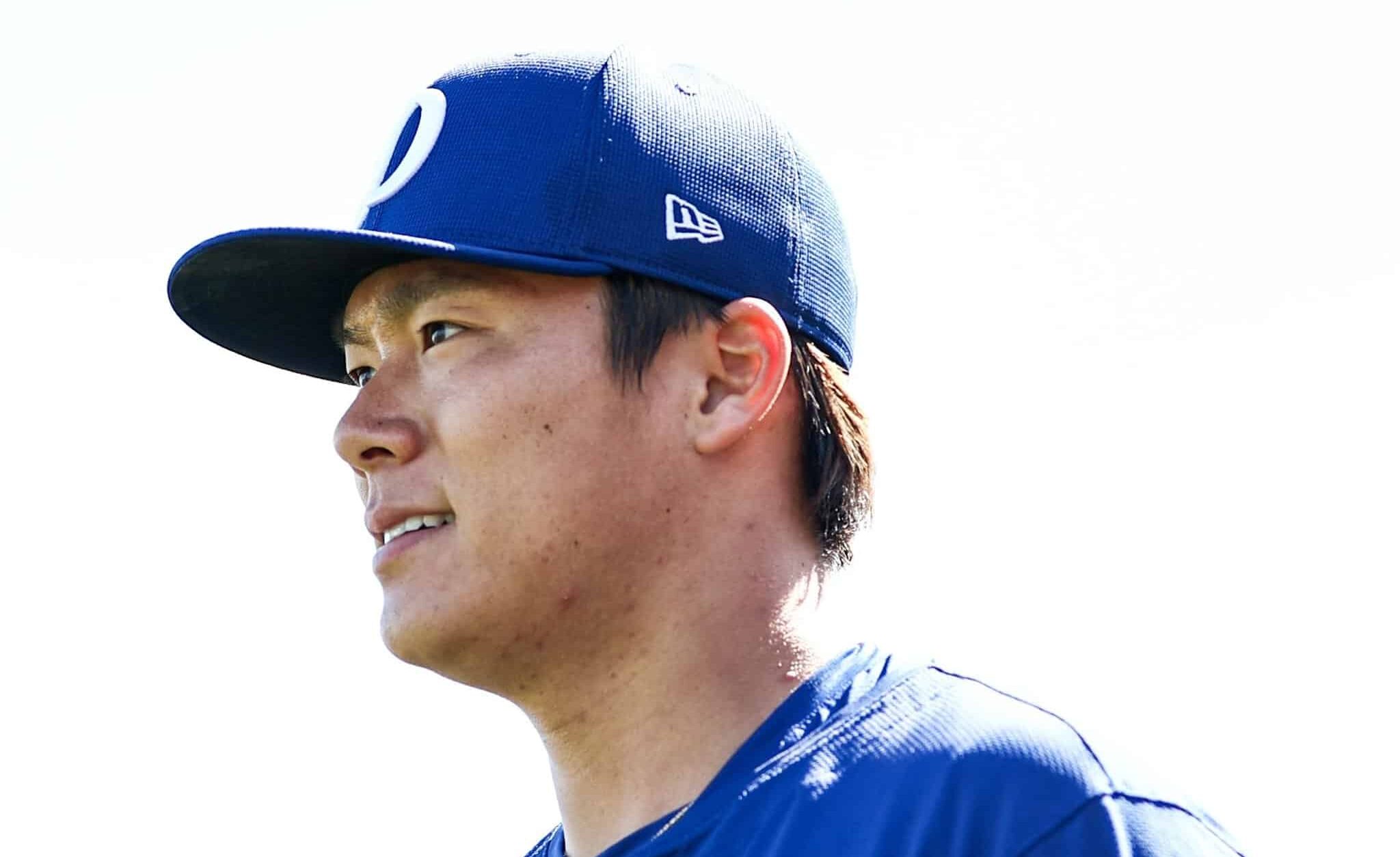 YAMAMOTO SONRÍA DURANTE SU PRIMER JUEGO CON LOS DODGERS EN SPRING TRAINING