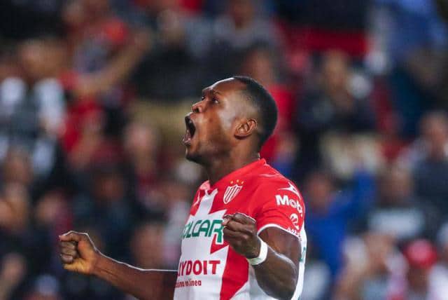 Necaxa continúa sin conocer la derrota en la Liga MX y vence a las Chivas con gol de Diber Cambindo.