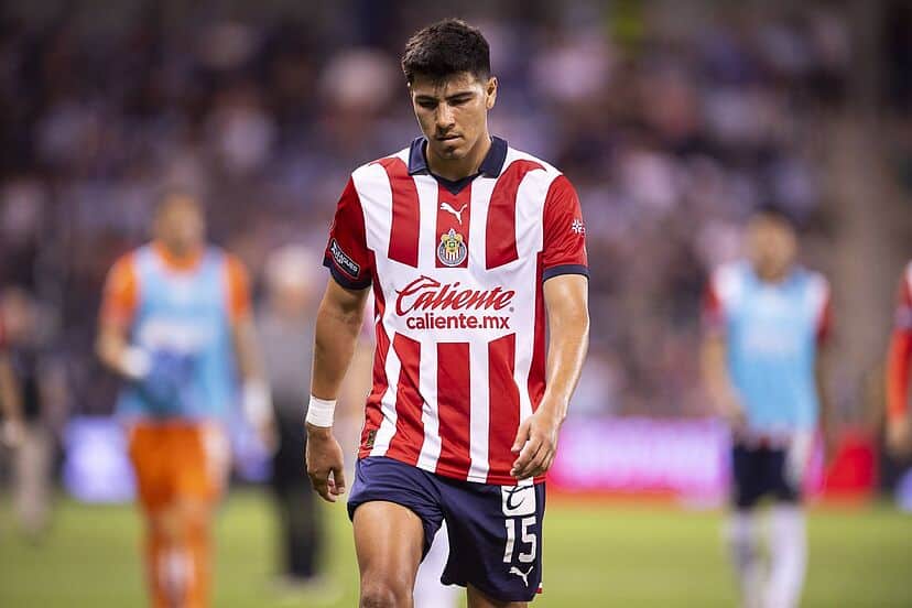CHIVAS EN PROBELMAS